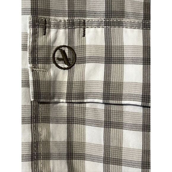 Aigle Actimum Shirt Mens Checkered Short Sleeve Button Up Rayon Blend‎ Men's Med - Picture 2 of 4
